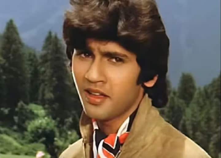 राजेंद्र कुमार के बेटे कुमार गौरव लव स्टोरी फिल्म से रातोंरात स्टार बन गए थे. लेकिन, उसके बाद उनकी ज्यादातर फिल्में फ्लॉप रहीं. अब वो बिजनेसमैन बन चुके हैं. मालदीव में एक्टर का कंस्ट्रक्शन का बिजनेस है. वो क्रिप्टो बैंकिंग प्लेटफॉर्म Cashaa और ऑक्सिस ग्रुप के फाउंडर हैं. इसके अलावा उनकी एक ट्रैवल मैनेजमेंट कंपनी है, जिसका नाम आइलैंड ग्रुप है. वो इस कंपनी के चेरमैन हैं. आर्यन इन्फो मीडिया और एक आईटी सर्विसेट कंपनी के मालिक भी हैं कुमार गौरव. रिपोर्ट्स के अनुसार एक्टर की नेटवर्थ 75 करोड़ रुपये बनाई जाती है.