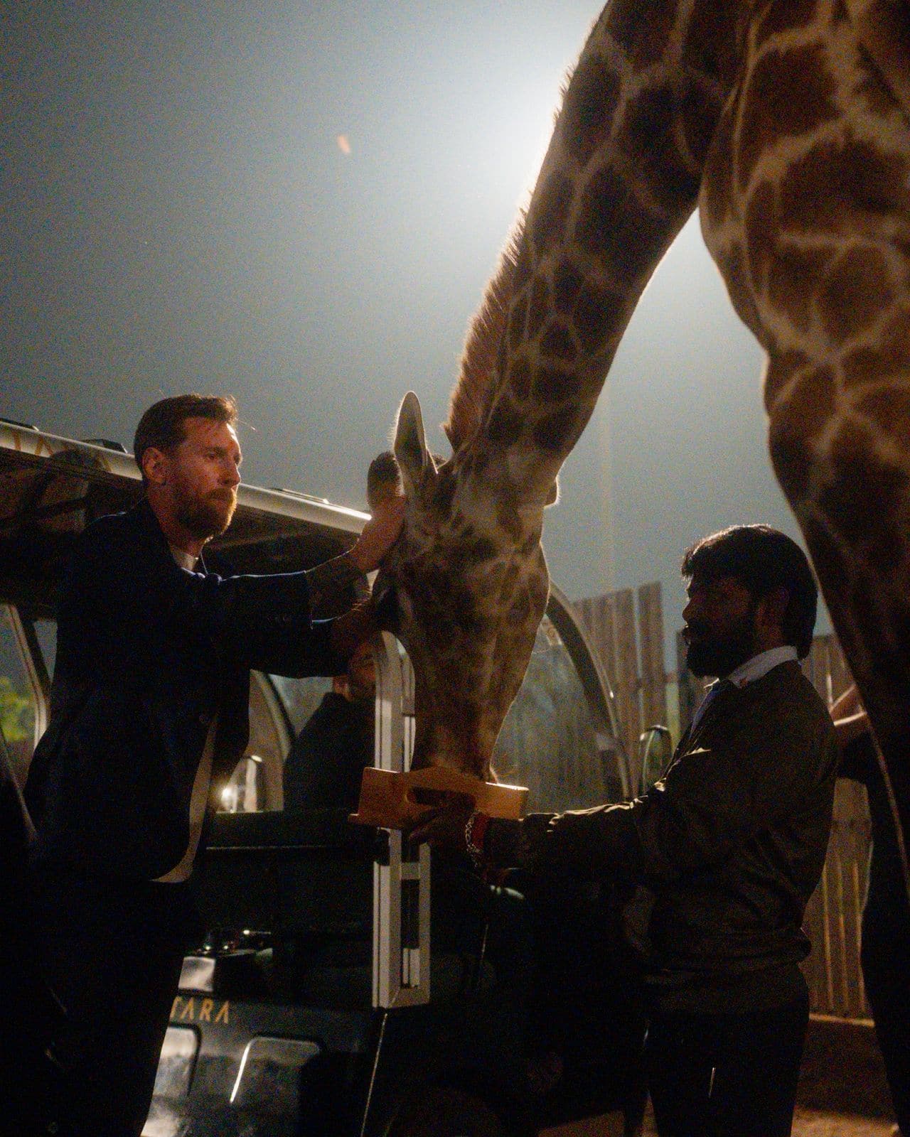 खरंच खूप सुंदर...', लिओनेल मेस्सीकडून वनताराचं कौतुक, मेस्सीनं दिलं पुन्हा भारत दौऱ्यावर येण्याचं आश्वासन