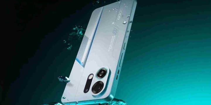 Oppo K13 Turbo Pro भी इसी सेगमेंट में एक मजबूत दावेदार बनकर उभरा है. इसमें भी बड़ी 7000mAh बैटरी दी गई है जो लंबे गेमिंग सेशन्स के लिए काफी भरोसेमंद है. 80W फास्ट चार्जिंग की मदद से फोन जल्दी चार्ज हो जाता है. Snapdragon 8s Gen 4 चिपसेट इसकी परफॉर्मेंस को फ्लैगशिप लेवल के करीब ले जाता है. AMOLED डिस्प्ले न सिर्फ ब्राइट है, बल्कि कलर और विजुअल एक्सपीरियंस भी गेमिंग के दौरान काफी इमर्सिव लगता है.