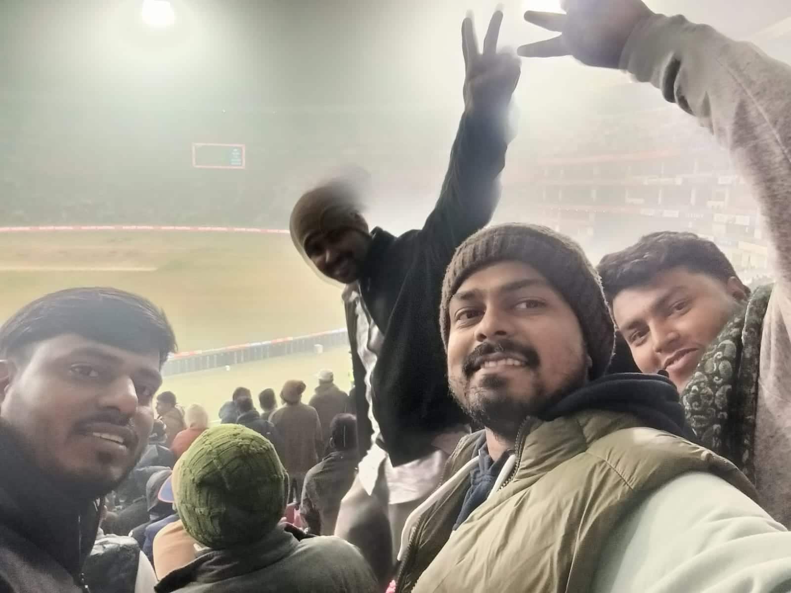 इसे कहते हैं असली जबरा फैन, '600 किमी दूर सिर्फ संजू सैमसन के लिए', लखनऊ से निराश लौटे चार बिहारी दोस्त