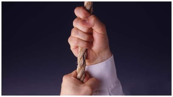 Hyderabad Crime News: స్కూల్ ఐడీ కార్డు ట్యాగ్‌తోనే నాల్గో తరగతి విద్యార్థి ఆత్మహత్య! హైదరాబాద్‌లో సంచలన ఘటన 