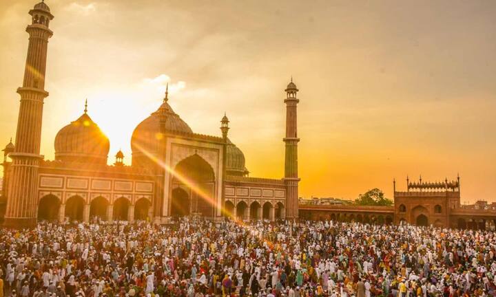 वहीं अगर किसी व्यक्ति को जान-माल, संपत्ति या प्रतिष्ठा को नुकसान पहुंचाने की धमकी दी जाती है तो यह आपराधिक धमकी मानी जाती है. वहीं इसमें बीएनएस की धारा 351 लगाई जाती है. इसके अलावा धमकी देने पर दो से सात साल तक की जेल या जुर्माना दोनों हो सकते हैं.