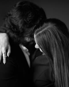 रितेश देशमुख के बर्थडे पर जेनेलिया ने शेयर की रोमांटिक फोटोज, कहा- 'हैप्पी बर्थडे मेरी हार्टबीट'