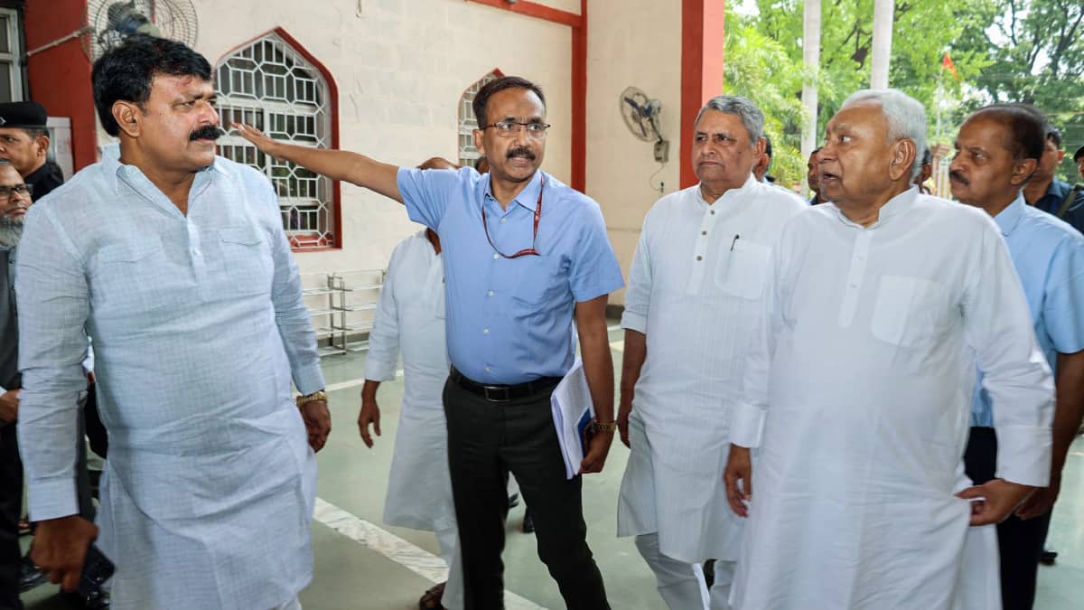 हिजाब विवाद: 'डॉन' की धमकी पर नीतीश कुमार के मंत्री जमा खान का बड़ा बयान, 'यहां किसी की…'