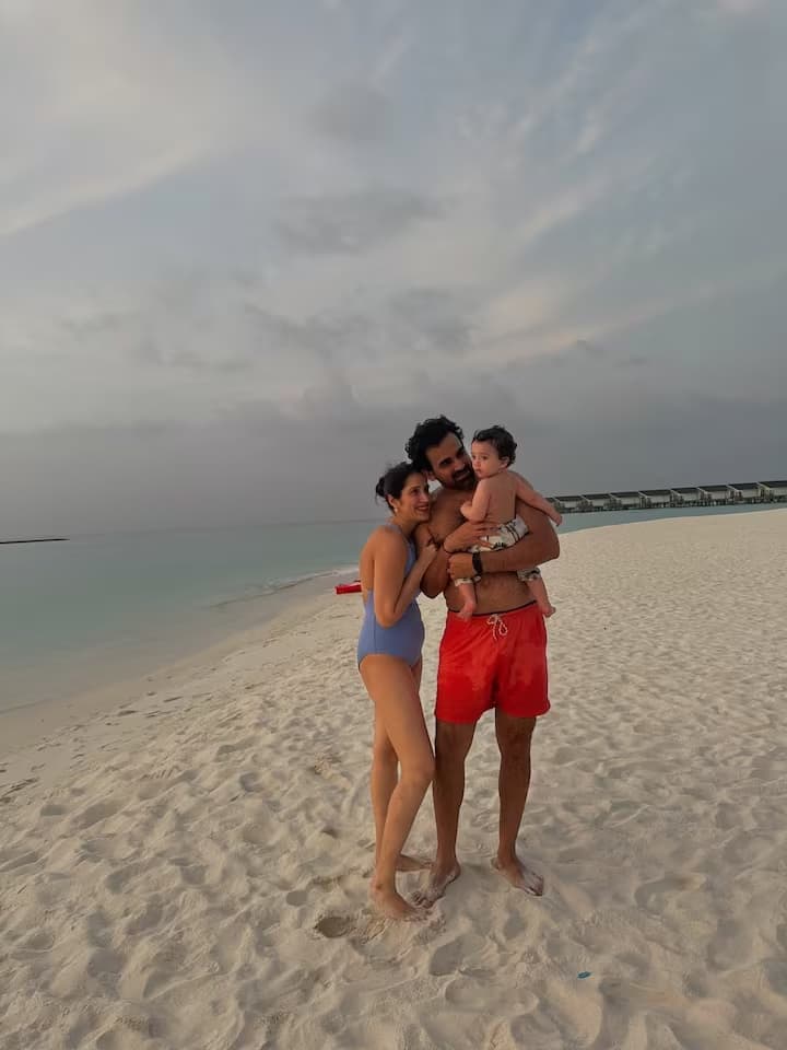 उन्होंने बताया कि उनके बेटे फतेह को पानी बहुत पसंद है और उसने इस छुट्टी में खूब मस्ती की। सागरिका ने रिसॉर्ट में बिताए पारिवारिक पलों को यादगार बताया और अपनी छुट्टी को और भी खास बनाने के लिए पूरी टीम को धन्यवाद दिया।