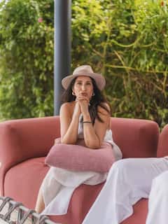 Bollywood: પતિ સાથે વેકેશન પર સાગરિકા ઘાટગે, મોનોકિનીમાં આપ્યા સિઝલિંગ પૉઝ