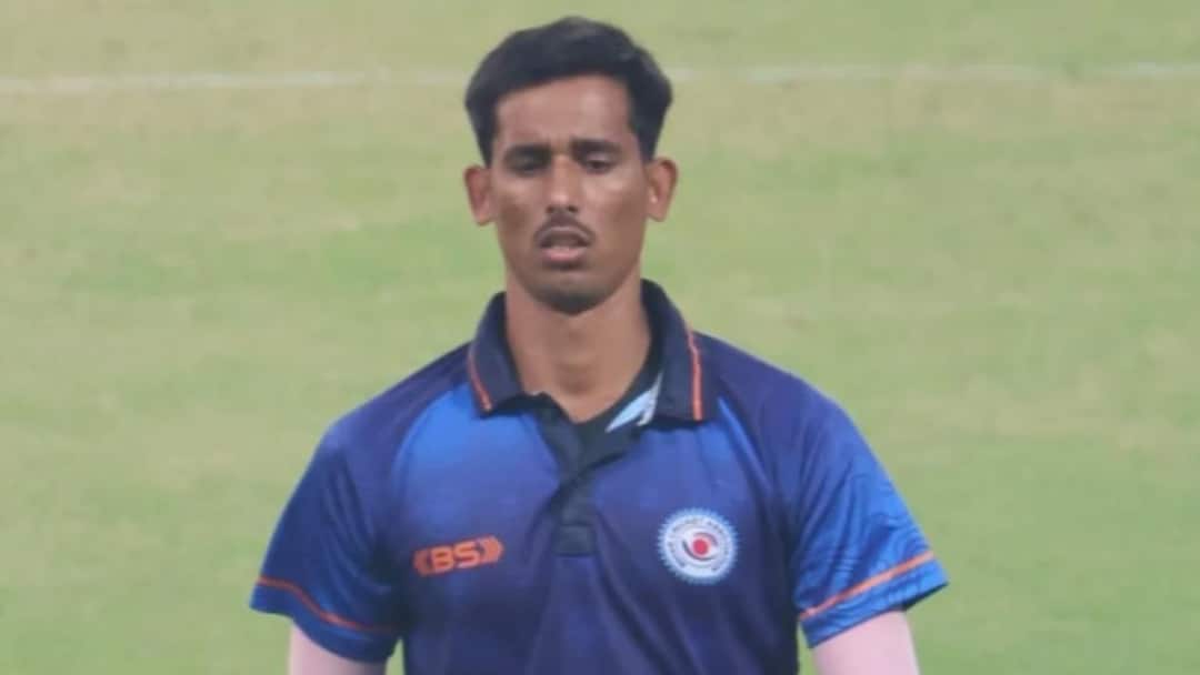 खेत के खाली मैदान से IPL तक का सफर, सुपौल के मोहम्मद इजहार बने मुंबई इंडियंस का हिस्सा Mohammad Izhar Cricketer From Supaul Bihar becomes part of IPL Mumbai Indians bought for 30 lakhs ANN खेत के खाली मैदान से IPL तक का सफर, सुपौल के मोहम्मद इजहार बने मुंबई इंडियंस का हिस्सा