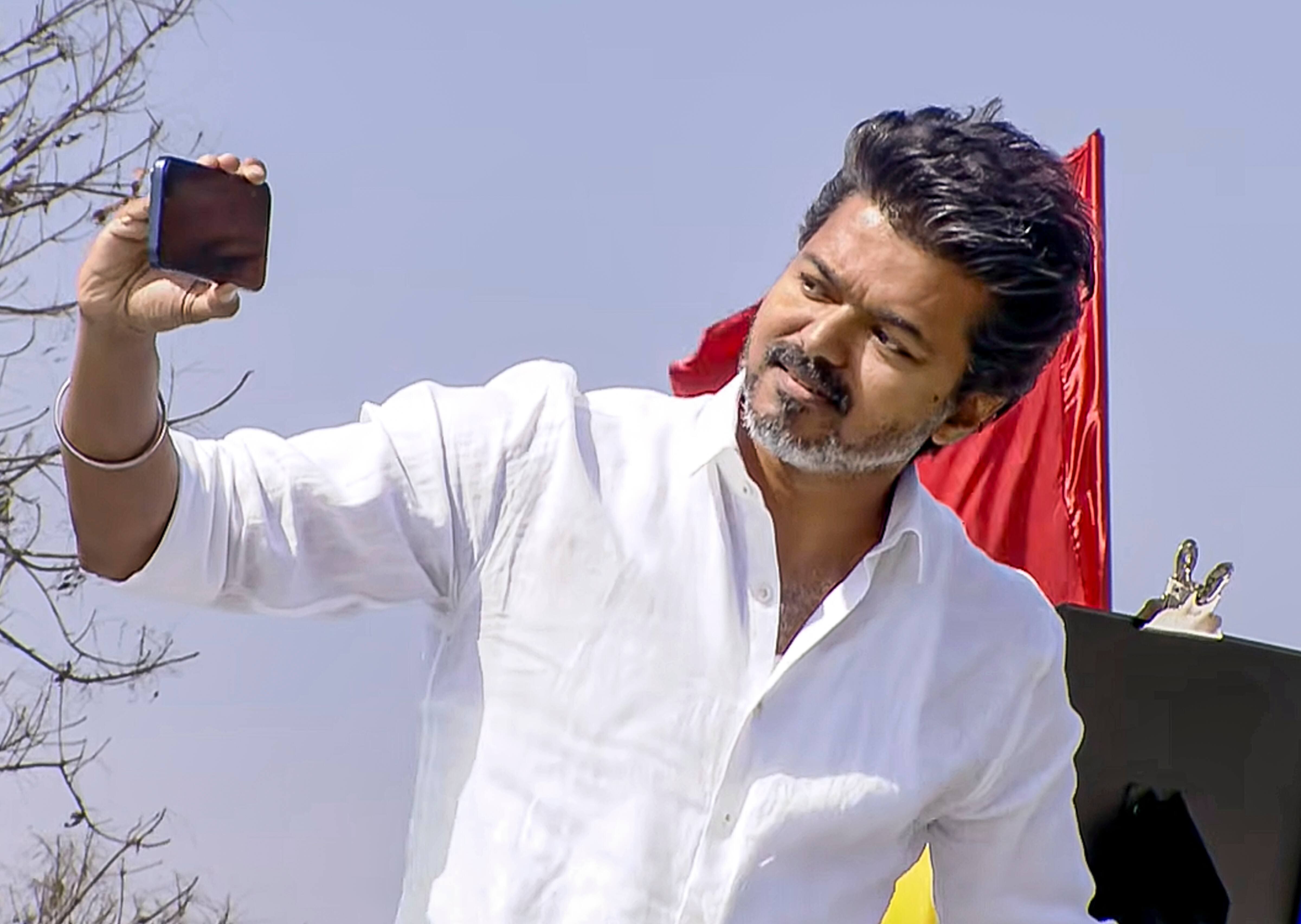 Tamil Nadu Elections 2026 : కరూర్ తొక్కిసలాట తర్వాత జరిగిన మొదటి ర్యాలీలో పాల్గొన్న విజయ్! DMK దుష్ట శక్తి అంటూ కామెంట్స్