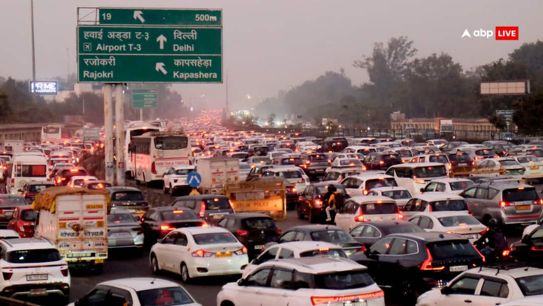 Delhi Air Pollution traffic Police Ban Below BS 6 vehicles Entry in capital ann दिल्ली: बढ़ते प्रदूषण को लेकर BS 6 से नीचे वाले वाहनों पर रोक, ट्रैफिक पुलिस ने लोगों से की ये अपील
