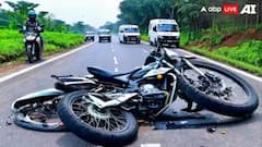 रोहतास: दो बाइक की आमने-सामने टक्कर में चार युवकों की मौत, एक वाहन जलकर खाक