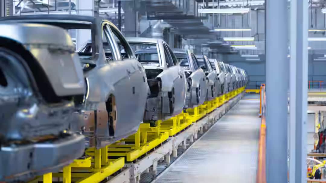 Car Export: வெளிநாட்டில் எகிறும் டிமாண்ட்.. ஏற்றுமதியில் சாதனை!  இந்திய கார்கள் உலகளவில் சாதனை!