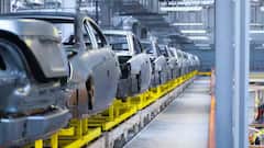 Car Export: வெளிநாட்டில் எகிறும் டிமாண்ட்.. ஏற்றுமதியில் சாதனை! இந்திய கார்கள் உலகளவில் சாதனை!