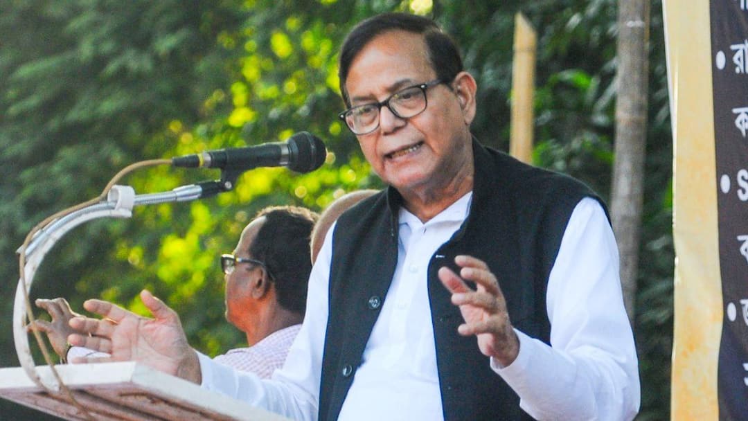 बंगाल में SIR पर मचा बवाल! मुस्लिम नेता का बड़ा दावा - 'चुनाव आयोग ने मुझे और मेरे पिता को ब्राह्मण बना दिया' West Bengal SIR draft roll CIPM leader Mohd Salim and his son surname changed to Avasti eci बंगाल में SIR पर मचा बवाल! मुस्लिम नेता का बड़ा दावा - 'चुनाव आयोग ने मुझे और मेरे पिता को ब्राह्मण बना दिया'