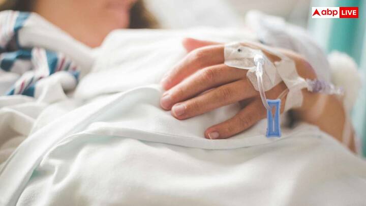भारत में इच्छामृत्यु (पैसिव यूथनेशिया) केवल लाइलाज या अंतिम चरण की बीमारी, जैसे एडवांस कैंसर, स्थायी कोमा, गंभीर न्यूरोलॉजिकल विकार या ब्रेन डेड स्थिति में दी जाती है, जब डॉक्टरों के अनुसार मरीज के ठीक होने की कोई संभावना न हो और कोर्ट की अनुमति मिले.