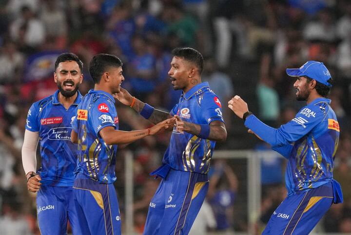 दरम्यान, रोहित शर्मासह आता क्विंटन डी कॉक सलामीवीरला मैदानात उतरण्याची शक्यता आहे.