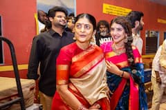 Parasakthi : பராசக்தி திரைப்பட உலகை அறிமுகப்படுத்தும் விழா ! 60கள் கெட் அப்பில் நடிகர்கள்