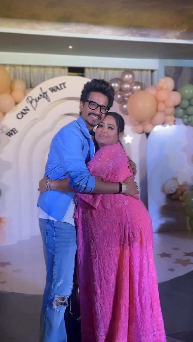 कॉमेडियन भारती सिंह 41 की उम्र में दूसरी बार मां बनी है. उन्होंने आज यानी 19 दिसंबर को फिर से एक बेटे को जन्म दिया है.