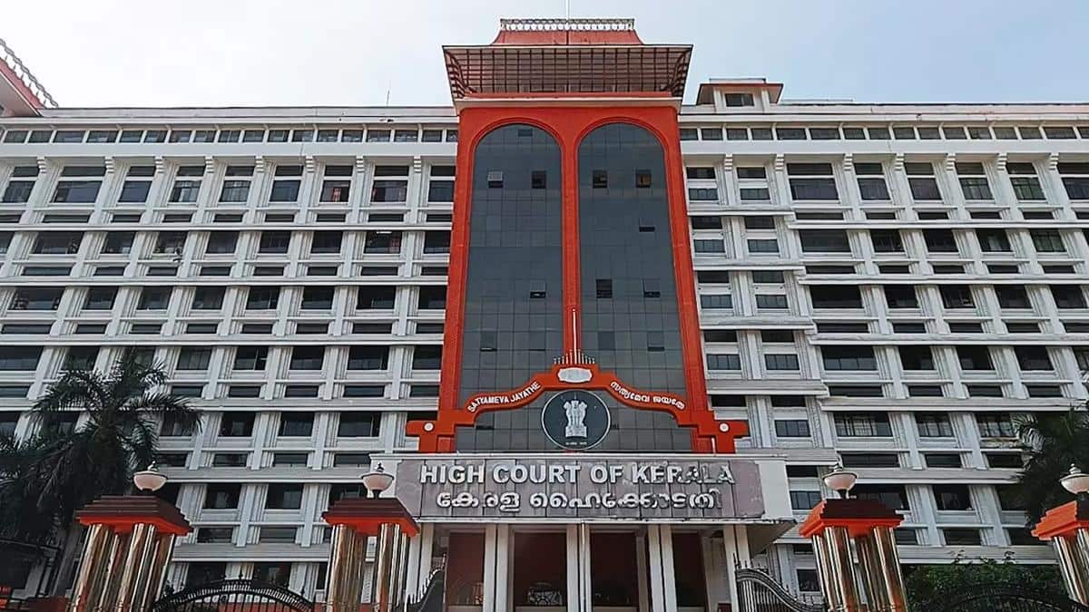 கேரளாவில் வாக்காளர் பட்டியல் திருத்தம்: 25 லட்சம் பேர் நீக்கப்படும் அபாயம்? உச்ச நீதிமன்றம் அதிரடி உத்தரவு!