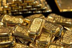 Gold Rate : 19 डिसेंबरला भारतीय सराफा बाजारात सोन्याच्या दरात घसरण झाल्याचं पाहायला मिळालं.