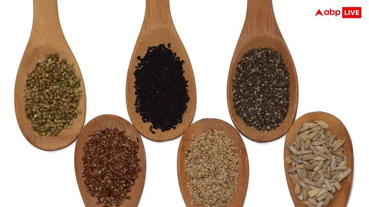 काला जीरा (Black Cumin) के सेवन से शरीर में कोलेस्ट्रॉल का स्तर सामान्य रहता है. यह वजन को घटाने में मदद करता है और शरीर में नई चर्बी बनने की रफ्तार को धीमा करता है.