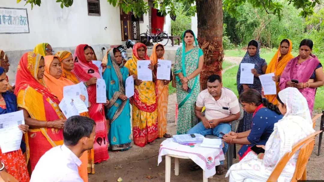 tamil nadu draft roll election commission released sir over 97 lakh voters deleted  તમિલનાડુમાં SIR ના પ્રથમ તબક્કાની ડ્રાફ્ટ યાદી જાહેર, અંદાજે 1 કરોડ મતદારોના નામ કપાય ગયા