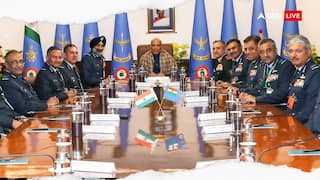 पृथ्वीराज चव्हाण के बयान से इधर मचा बवाल, उधर वायुसेना के कमांडर्स से मिलकर क्या बोले राजनाथ सिंह, जानें