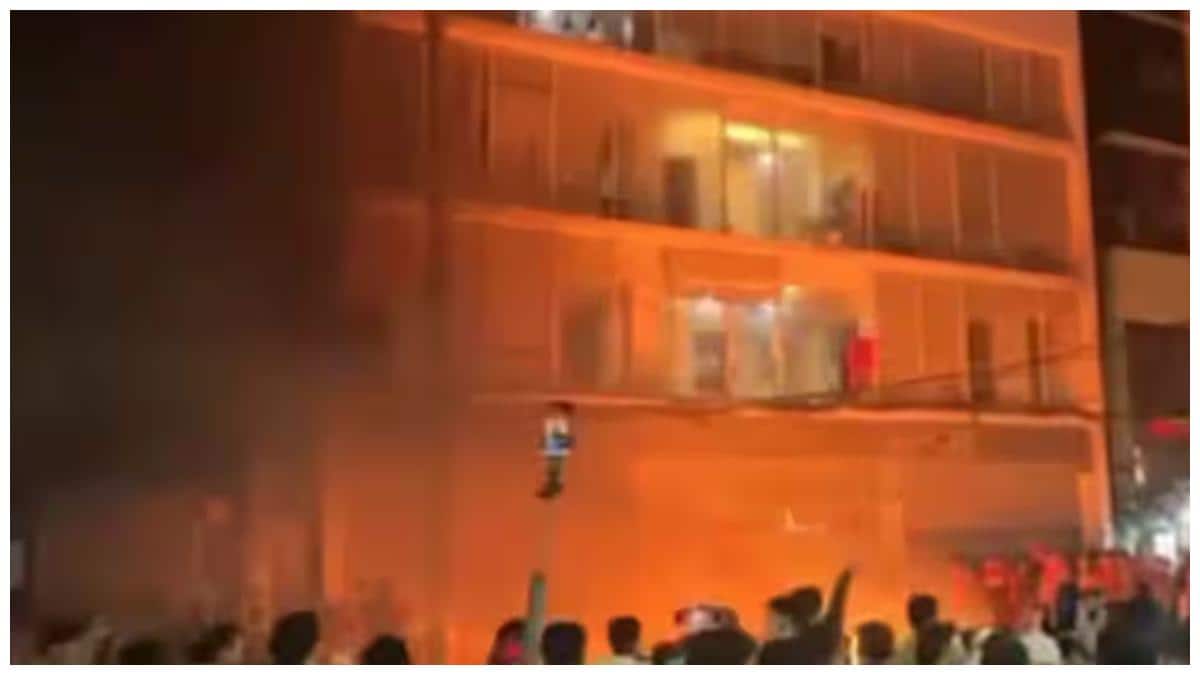 Bangladesh Riots:బంగ్లాదేశ్‌లో భయానక పరిస్థితులు! పెరిగిపోతున్న హత్యలు, దాడులు! భారత్‌పై వ్యతిరేకత పెరిగేలా కుట్ర!