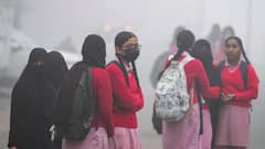 अब यूपी के इस जिले में बच्चों की सेहत के लिए बड़ा फैसला, बढ़ती ठंड के बीच 12वीं तक के स्कूल बंद