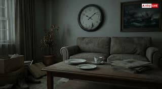 Vastu Tips: पॉजिटिव एनर्जी को दीमक की तरह खा रही हैं घर पर रखी ये चीजें, हो जाएं अलर्ट