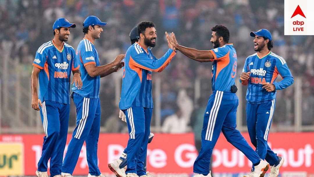 IND vs SA: হ্যাটট্রিক মিস করলেও ৪ উইকেট বরুণের, আমদাবাদে জিতে সিরিজও ঝুলিতে পুরল ভারত india beat south africa by 30 run and clinch t20 series know details IND vs SA: হ্যাটট্রিক মিস করলেও ৪ উইকেট বরুণের, আমদাবাদে জিতে সিরিজও ঝুলিতে পুরল ভারত