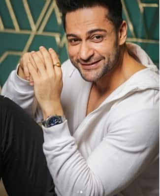 कुटुंब आणि मित्रांचा लग्नासाठी दबाव  शालीन म्हणाला की, त्याचे कुटुंबीय आणि त्याचे जवळचे मित्र त्याला पुढच्या वर्षी लग्न करावे यासाठी आग्रह धरत आहेत. “माझे सगळे मित्र लग्न करून आहेत किंवा रिलेशनशिपमध्ये आहेत. मीच एकटा सिंगल आहे. ते चाहते आहेत की मी पुढच्या वर्षी लग्न करून टाकावं,” असे ते हसत म्हणाले. कुटुंबाबद्दल बोलताना शालीन म्हणाला की, “मी माझ्या आई-वडिलांना देव मानतो. माझा खास दिवस मी फक्त त्यांच्यासोबतच साजरा करणार आहे.”