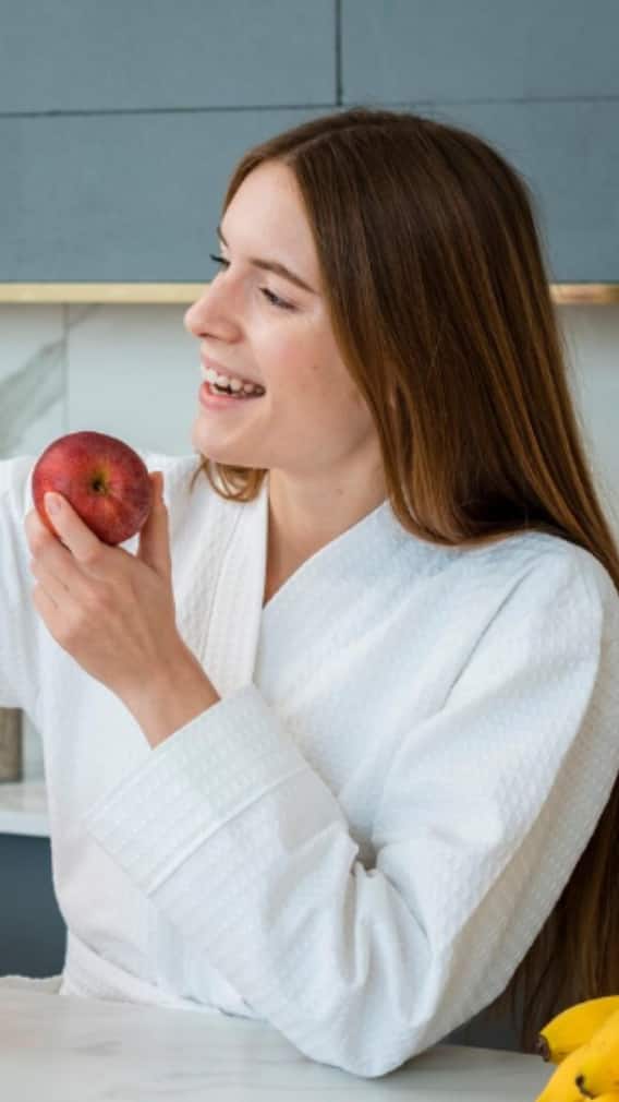 सुबह खाली पेट क्या खाना चाहिए?