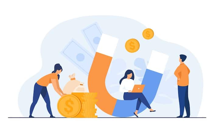 वैयक्तिक कर्ज सर्वात महागड्या कर्ज पर्यायांपैकी मानलं जातं. घाई घाईनं निर्णय घेतल्यास ईएमआय दीर्घकाळ भरावा लागू शकतो. कोणताही विचार न करता कर्ज घेतल्यास त्रास होऊ शकतो. बहुतांश कर्जदार कर्ज निवडताना ईएमआयची रक्कम पाहतात.