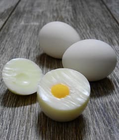 ডিম সেদ্ধ করার সময় ফেটে যাচ্ছে? ঘরোয়া টোটকায় হবে ম্যাজিক