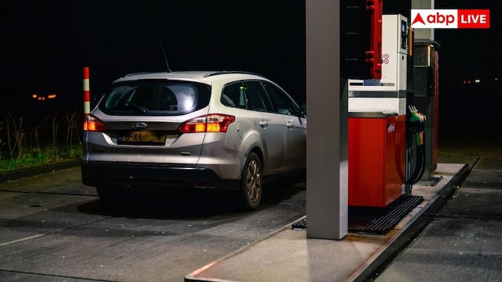 आधुनिक फ्यूल में अक्सर इथेनॉल होता है जो स्टोरेज लाइफ को कम कर देता है. इथेनॉल ब्लेंडेड पेट्रोल पानी सोखने और फेज सेपरेशन की वजह से दो से 3 महीने के अंदर खराब होना शुरू हो सकता है.