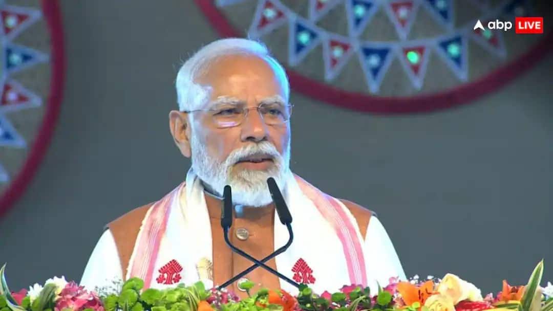 pm-modi-guwahati-airport-congress-attack-sir-infiltrators deshdrohis east pakistan-assam-rally ‘They'll Make Assam Part Of East Pakistan': PM Modi’s Explosive Charge Against Congress In Guwahati