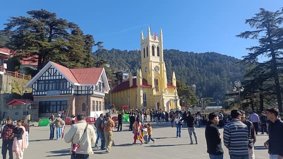 हिमाचल प्रदेश: शिमला-मनाली में विंटर सीजन ने बढ़ाई रौनक, टॉय ट्रेन से लेकर होटल तक सब फुल