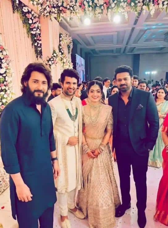 Rashmika Mandanna Vijay Deverakonda Wedding Photos Viral: रश्मिका मंदाना, विजय देवरकोंडाचं लग्न लागलं; महेश बाबू, प्रभास होते वऱ्हाडी, व्हायरल फोटो खरे की खोटे?