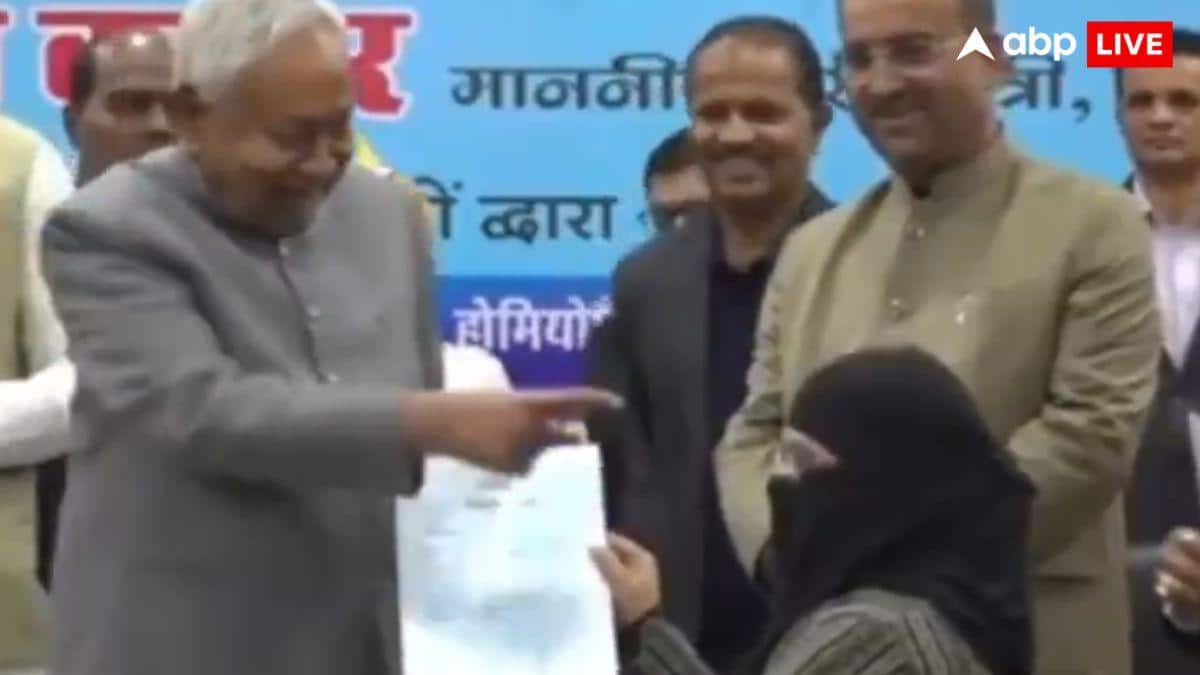 मुस्लिम महिला के चेहरे से नकाब हटाए जाने पर भड़कीं बानू मुश्ताक, नीतीश कुमार को लेकर कही ये बात