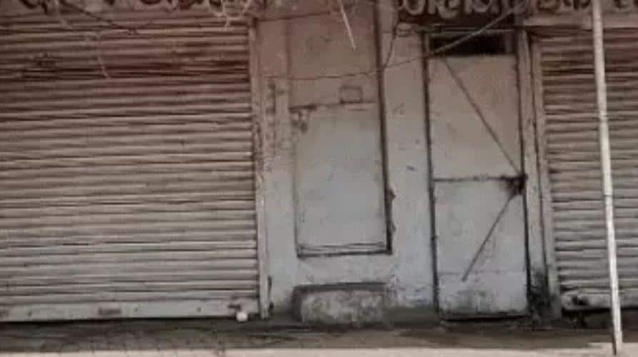 chandigarh-liquor-shops-sealed-16 liquor shops sealed; licenses will also be cancelled or suspended: Know why the action was taken? Chandigarh News: ਚੰਡੀਗੜ੍ਹ 'ਚ ਪਿਆਕੜਾਂ ਵਿਚਾਲੇ ਮੱਚਿਆ ਹਾਹਾਕਾਰ, ਸ਼ਰਾਬ ਦੇ 16 ਠੇਕੇ ਸੀਲ; ਲਾਇਸੈਂਸ ਵੀ ਰੱਦ ਜਾਂ ਮੁਅੱਤਲ ਕੀਤੇ ਜਾਣਗੇ: ਜਾਣੋ ਕਿਉਂ ਹੋਈ ਕਾਰਵਾਈ?