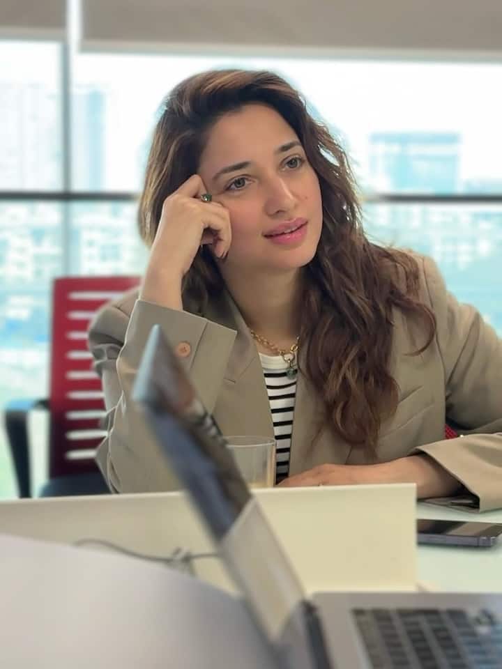 करियर के शुरुआती दिनों में उन्होंने छोटे मोटे रोल भी किए मगर आगे उनकी मेहनत, टैलेंट और आत्मविश्वास ने उन्हें सिर्फ साउथ ही नहीं, बल्कि पूरे देश में पहचान दिलाई.