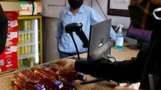 Alcohol Price Hike: ਪਿਆਕੜਾਂ ਨੂੰ ਵੱਡਾ ਝਟਕਾ, ਨਵੀਂ ਆਬਕਾਰੀ ਨੀਤੀ ਕਾਰਨ ਮਹਿੰਗੀਆਂ ਹੋਣਗੀਆਂ ਦਾਰੂ ਦੀਆਂ ਬੋਤਲਾਂ! ਜਾਣੋ ਕਿੰਨੀ ਵਧੇਗੀ ਕੀਮਤ?