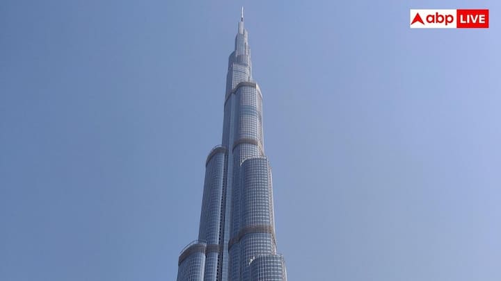 बुर्ज खलीफा एक एडवांस्ड लाइटनिंग प्रोटक्शन सिस्टम से लैस है. स्ट्रक्चर के सबसे ऊपर खास लाइटनिंग रॉड और सेंसर लगे हुए हैं. यह बिजली को गिरने से पहले कंट्रोल्ड तरीके से उसे आकर्षित करते हैं.