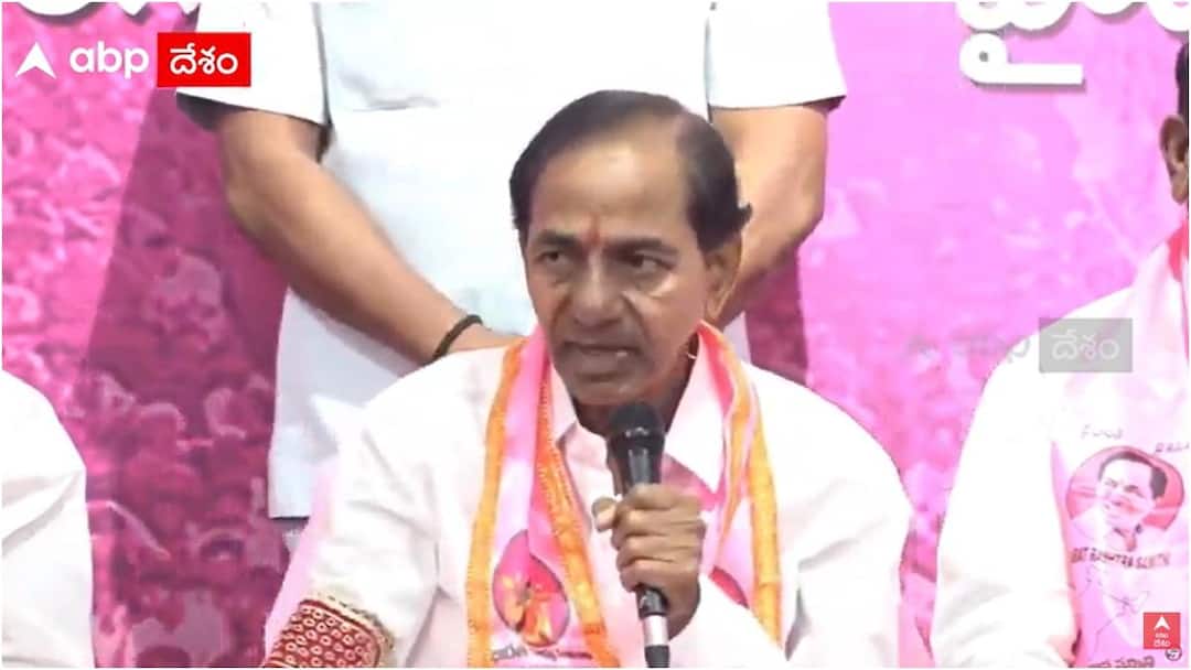 KCR at Telangana Bhavan Brs chief warns congress government over false promises and failure in projects KCR Warns Congress Government: రాష్ట్ర ప్రభుత్వం తోలు తీస్తాం.. ఇప్పటివరకు ఓ లెక్క, ఇకనుంచి మరోలెక్క: కేసీఆర్ వార్నింగ్
