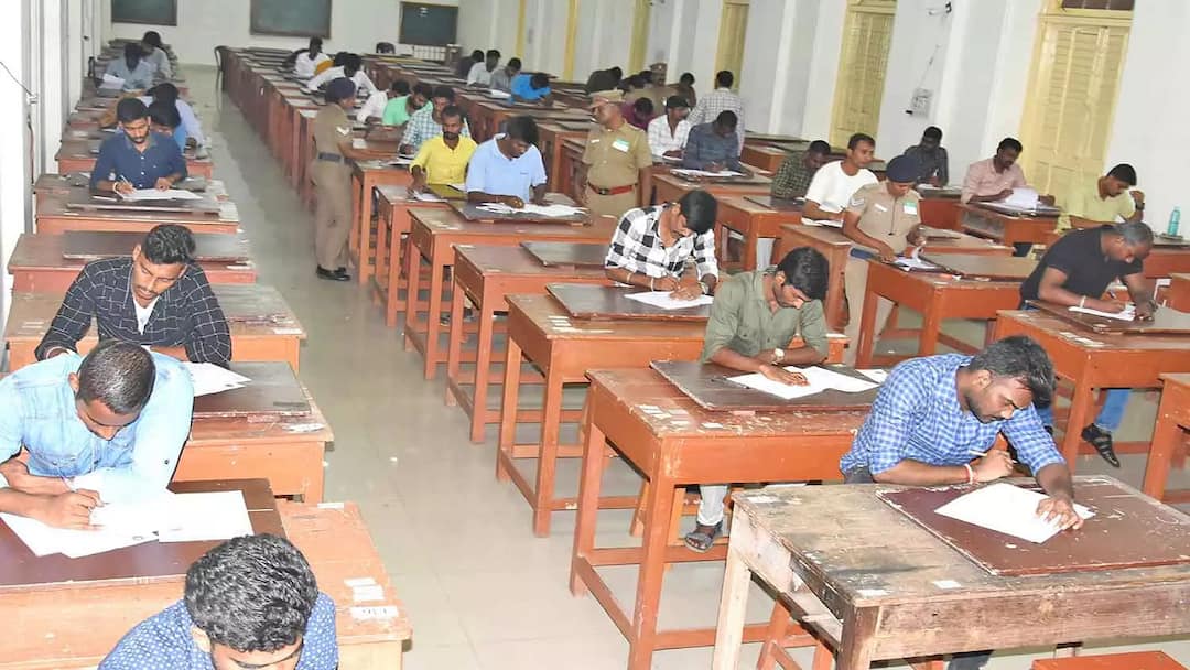 4200 candidates are appearing for the Sub-Inspector exam at 4 centers in Thanjavur tnn காவல் உதவி ஆய்வாளர் தேர்வு... 4 மையங்கள்: 4200 விண்ணப்பதாரர்கள் எழுதுகின்றனர்