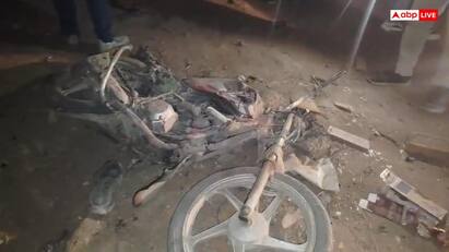 महोबा में बाइक सवार को रौंदने के बाद गैराज में घुसा डंपर, एक की मौत, भीड़ ने ड्राइवर को पीटा