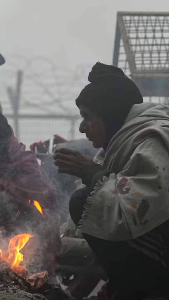 सीजन की पहली शीतलहर के साथ दिल्ली में कड़ाके की सर्दी, कोहरे ने कम की विजिबिलिटी