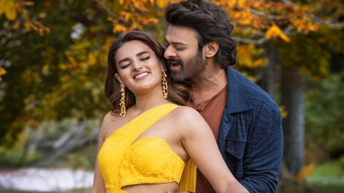 The Raja Saab : 'ది రాజా సాబ్' బిజినెస్‌పై రూమర్స్ - ప్రొడ్యూసర్ విశ్వ ప్రసాద్ స్ట్రాంగ్ కౌంటర్