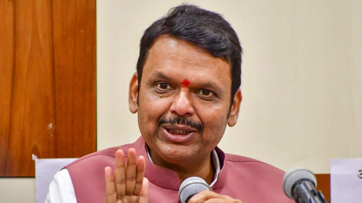 ‘As If Russia and Ukraine United’: Devendra Fadnavis Takes Sharp Dig At Thackeray Cousins