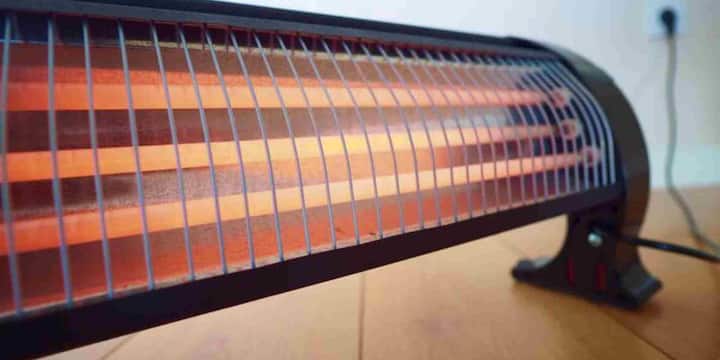 BIS ने उपभोक्ताओं से अपील की है कि वे अनब्रांडेड और सस्ते लालच वाले हीटरों से बचें. हीटर इस्तेमाल करने से पहले उसकी वायर, प्लग और कॉर्ड की जांच जरूर करें. आपकी एक छोटी सी लापरवाही पूरे घर की सुरक्षा को खतरे में डाल सकती है. सही सेफ्टी फीचर्स वाला हीटर चुनकर आप सर्दियों में गर्माहट के साथ-साथ अपनों की सुरक्षा भी सुनिश्चित कर सकते हैं.